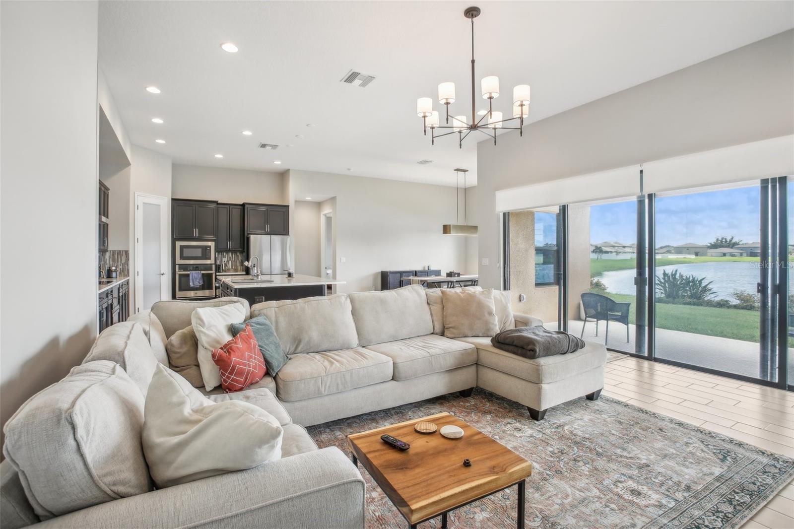 12818 BOGGY CREEK DR