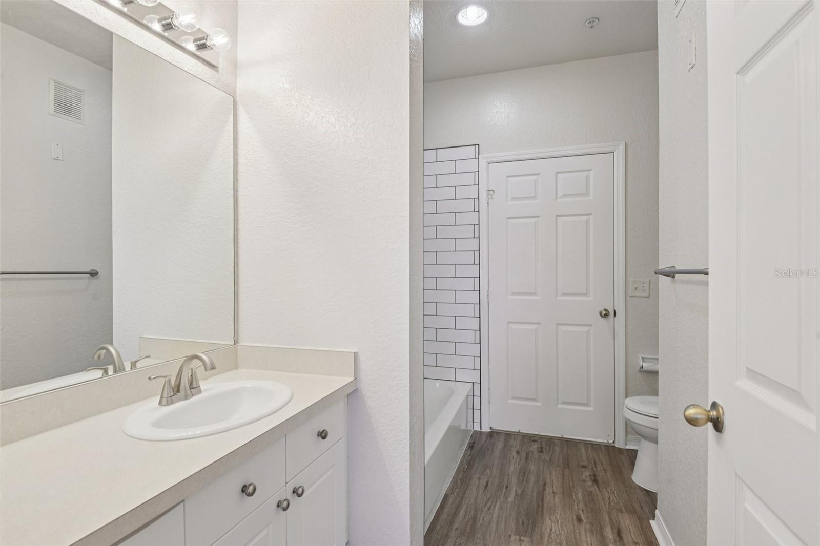 18001 RICHMOND PLACE DR #1213