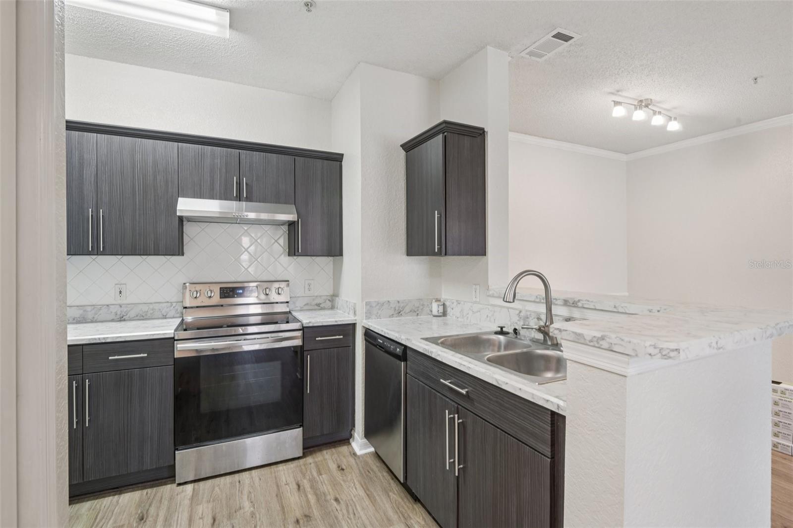 18001 RICHMOND PLACE DR #1213