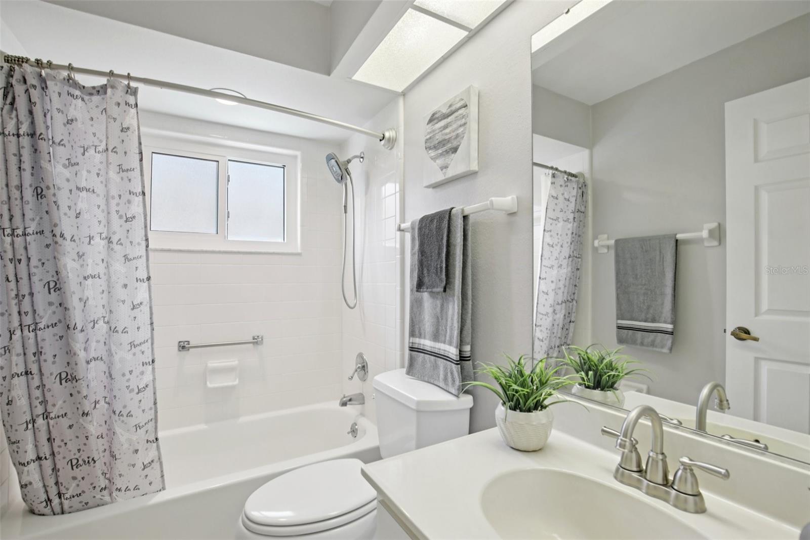1613 E DEL WEBB BLVD