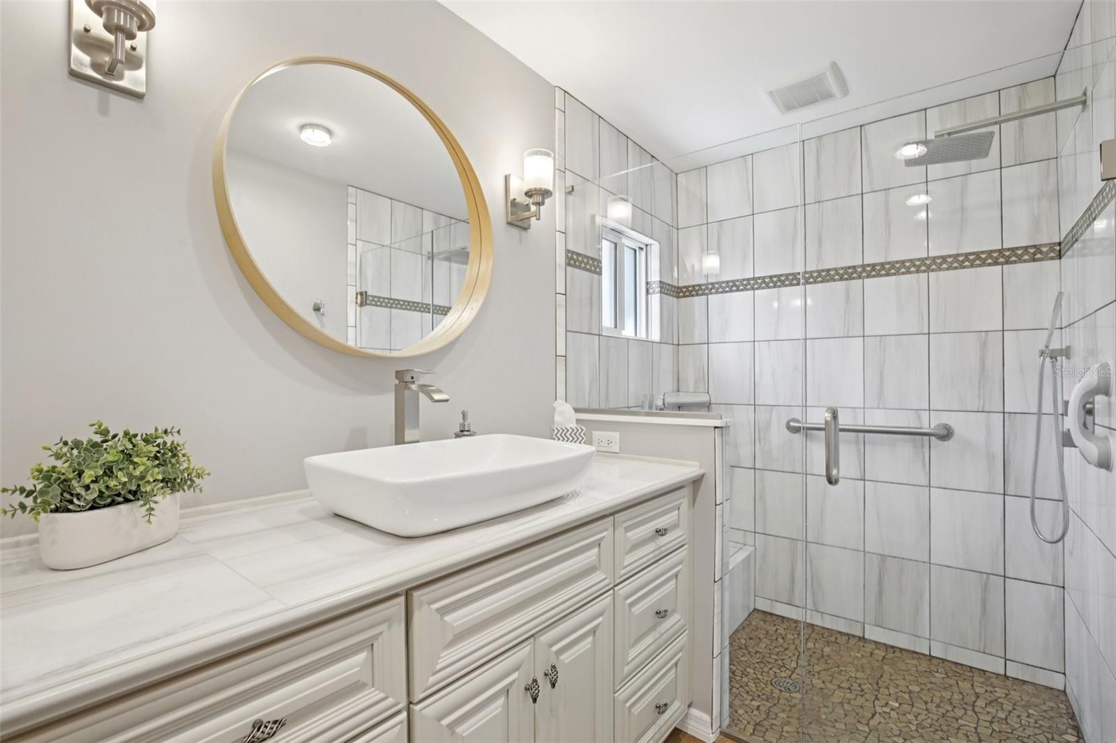 1613 E DEL WEBB BLVD