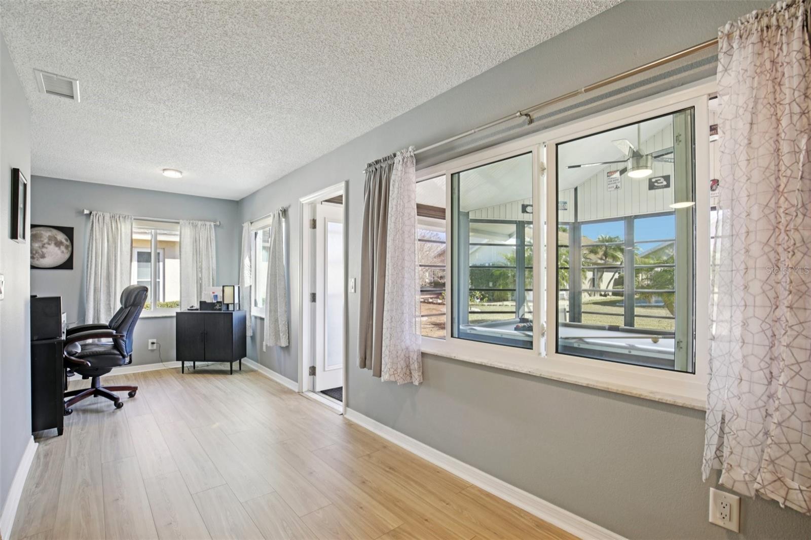 1613 E DEL WEBB BLVD