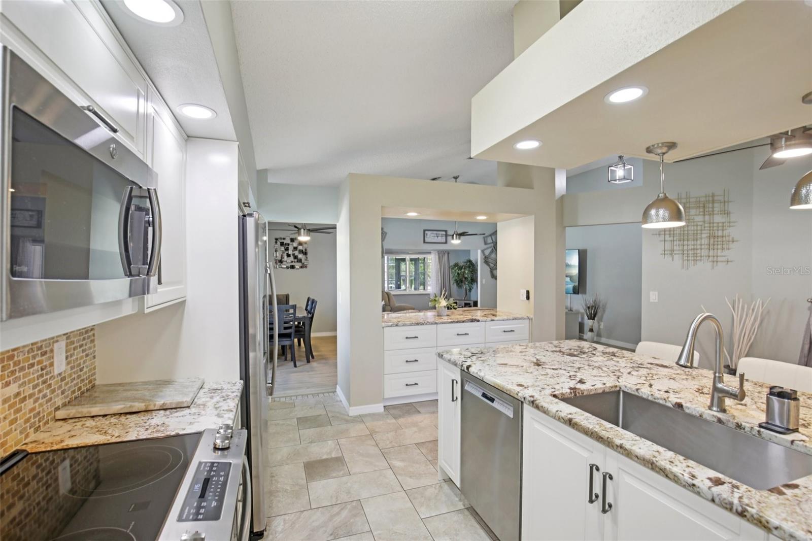 1613 E DEL WEBB BLVD