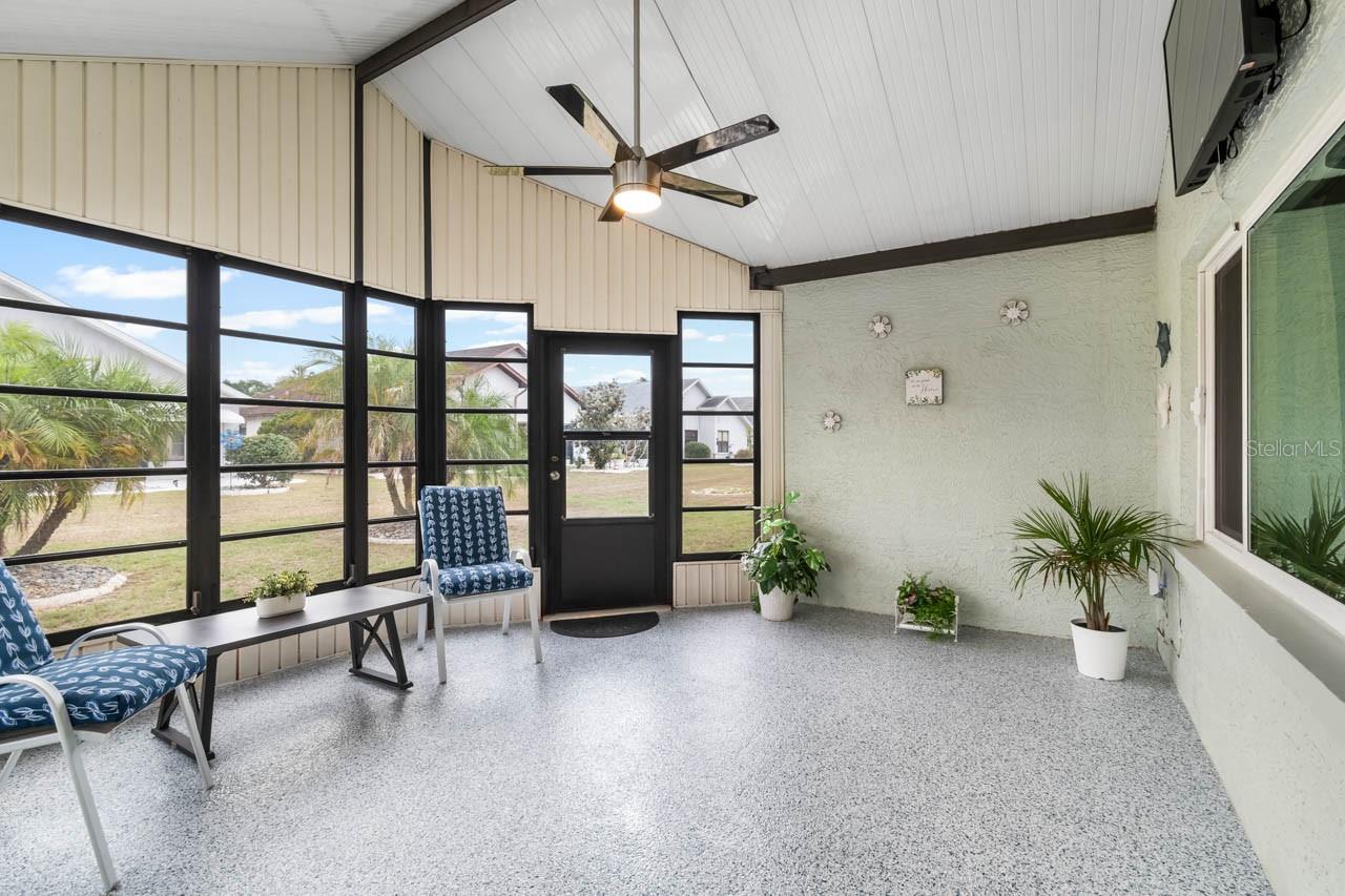 1613 E DEL WEBB BLVD