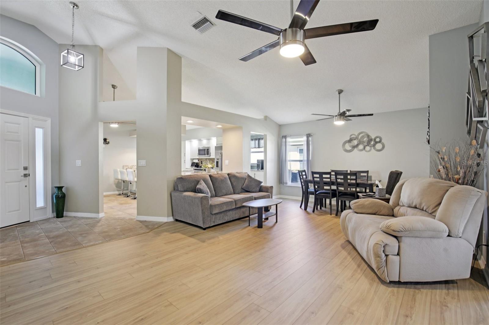 1613 E DEL WEBB BLVD