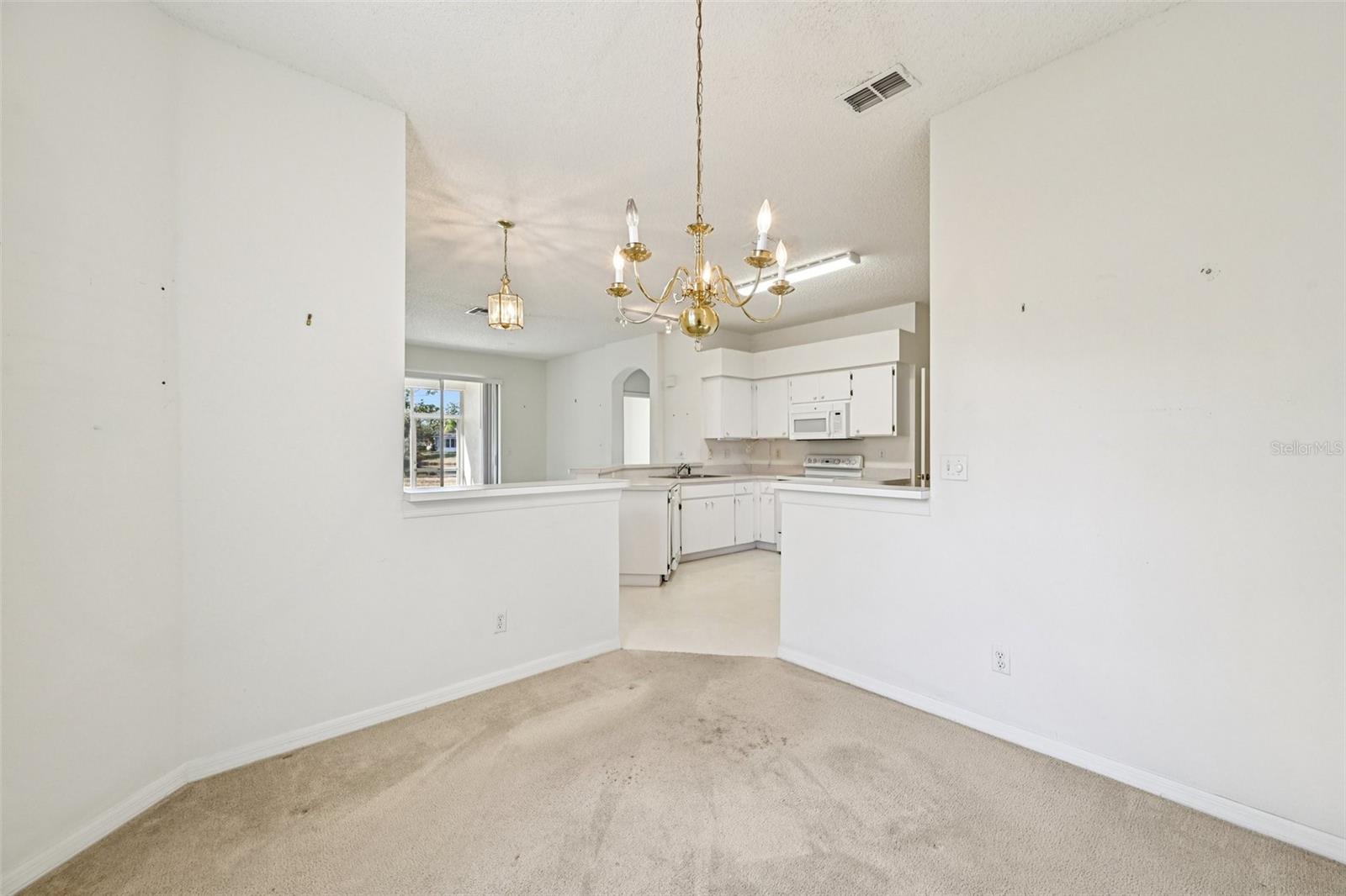 807 TREMONT GREENS LN