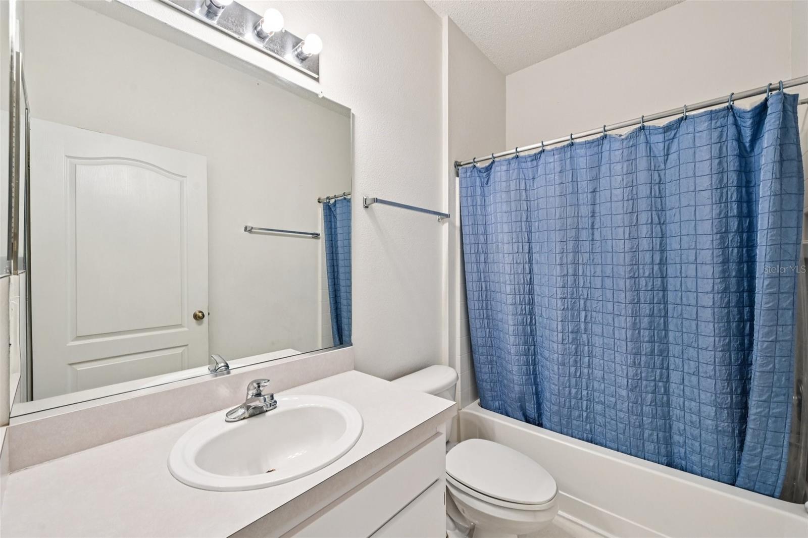 807 TREMONT GREENS LN