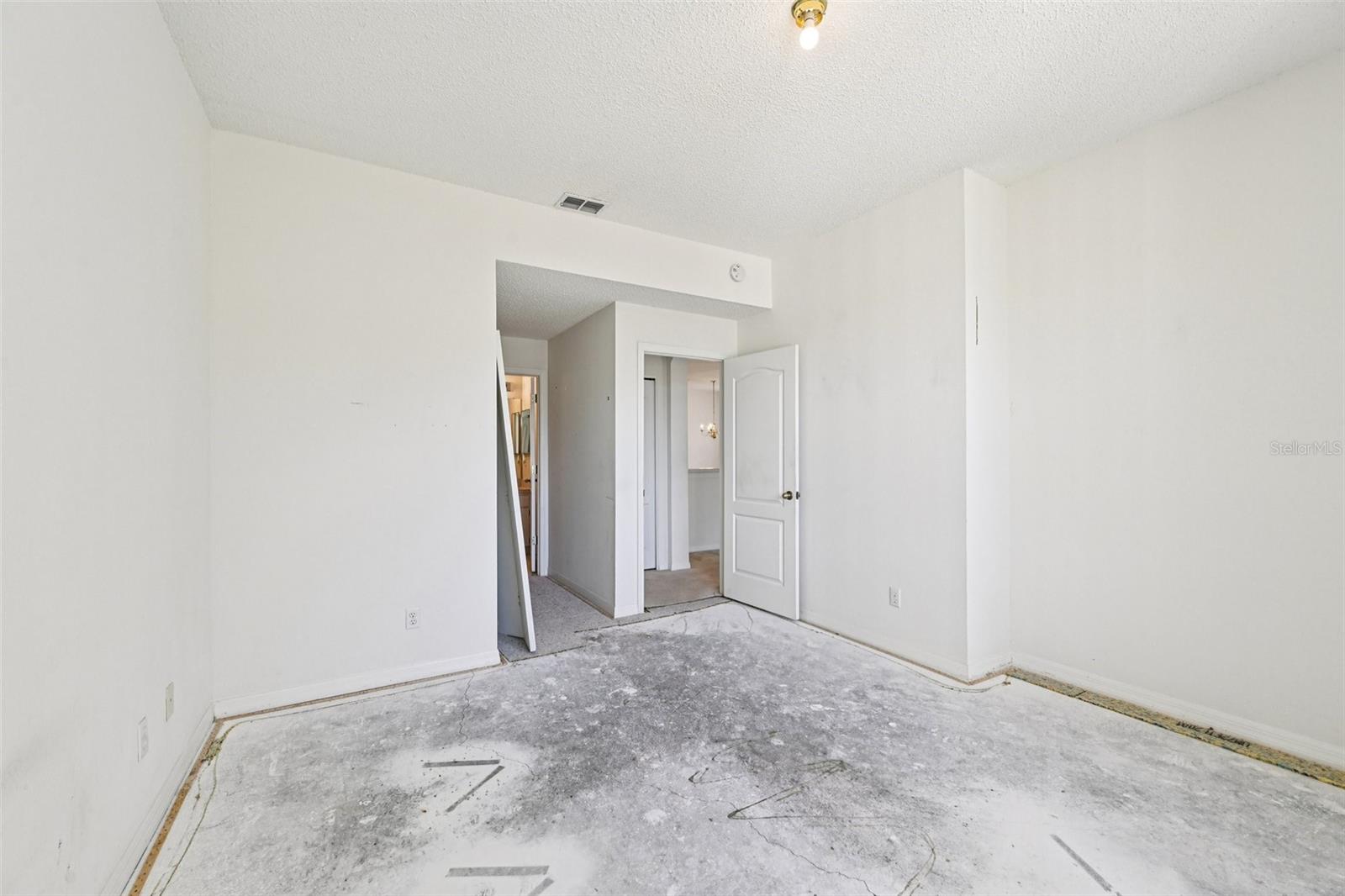 807 TREMONT GREENS LN