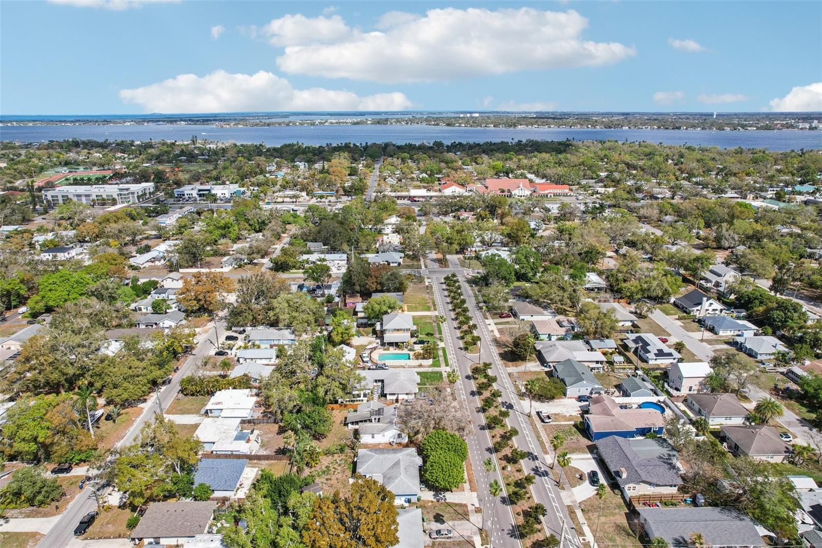 806 33RD STREET CT W