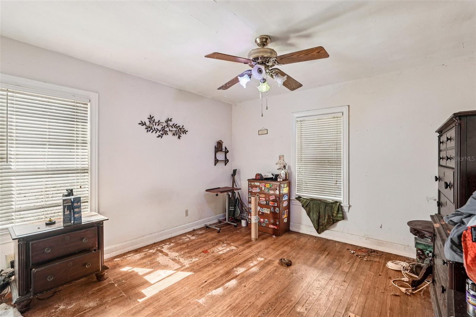 806 33RD STREET CT W