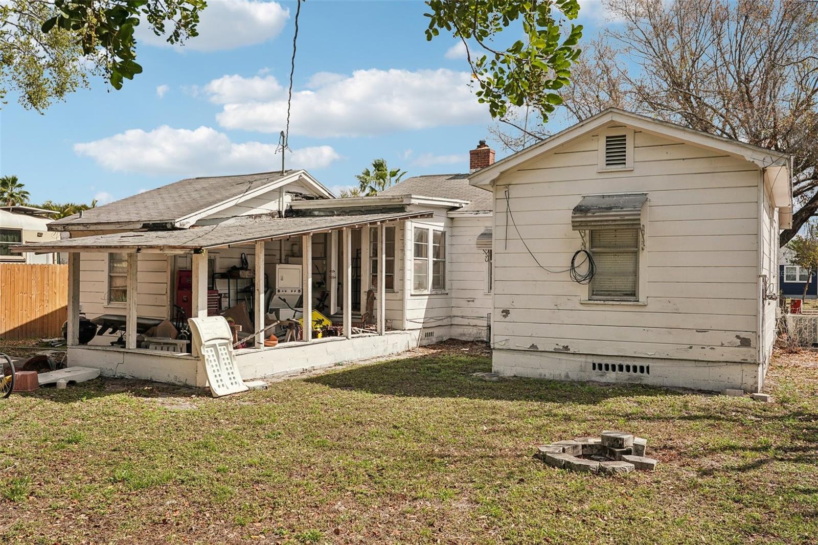 806 33RD STREET CT W