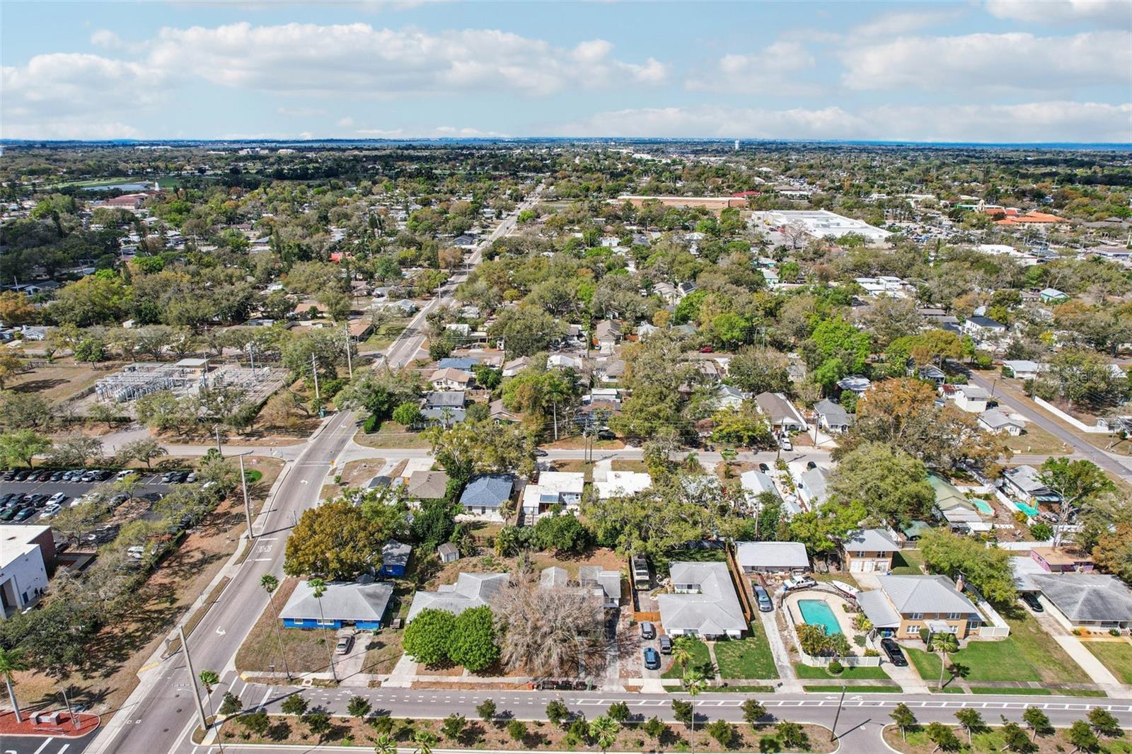 806 33RD STREET CT W