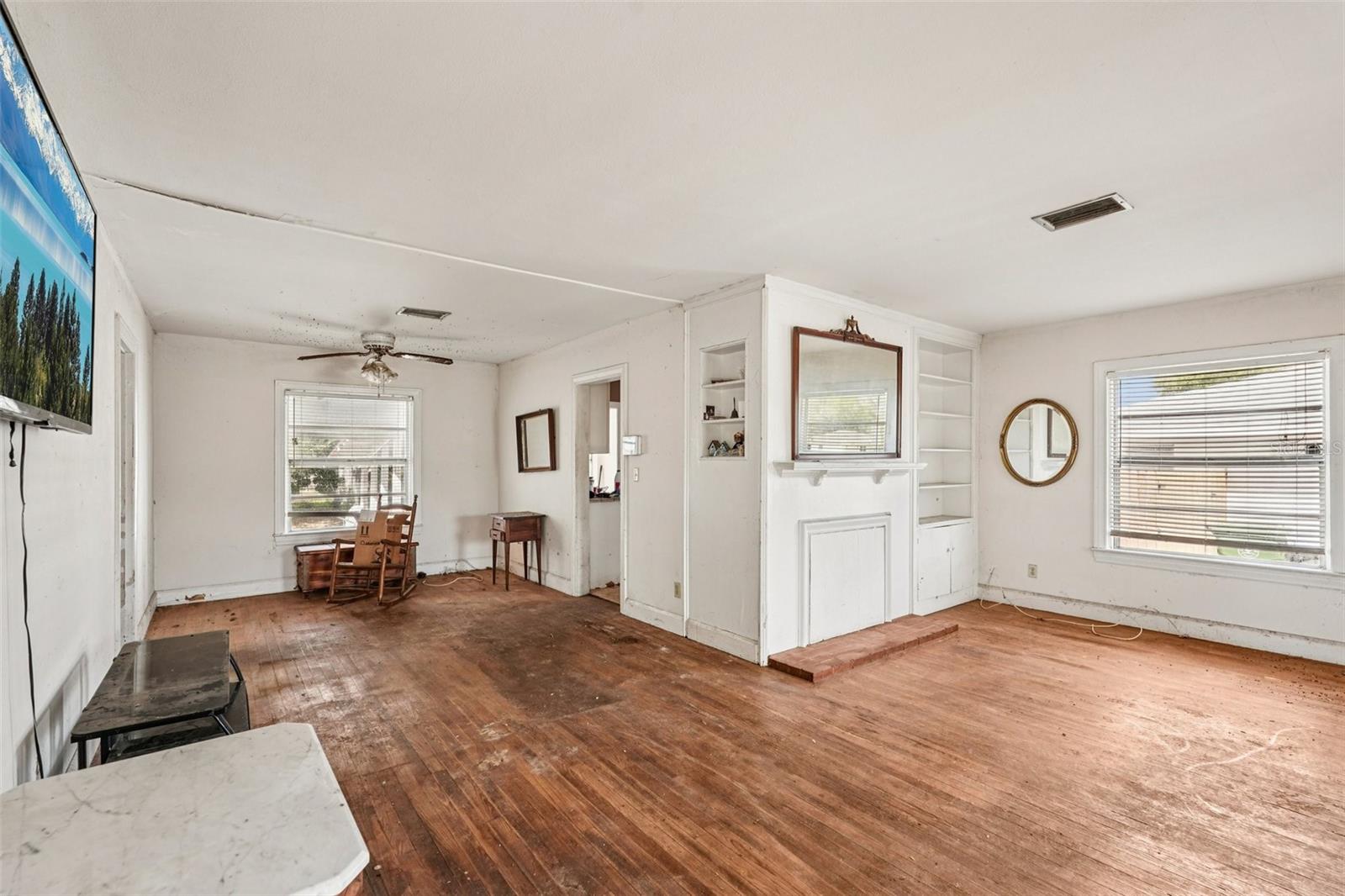 806 33RD STREET CT W