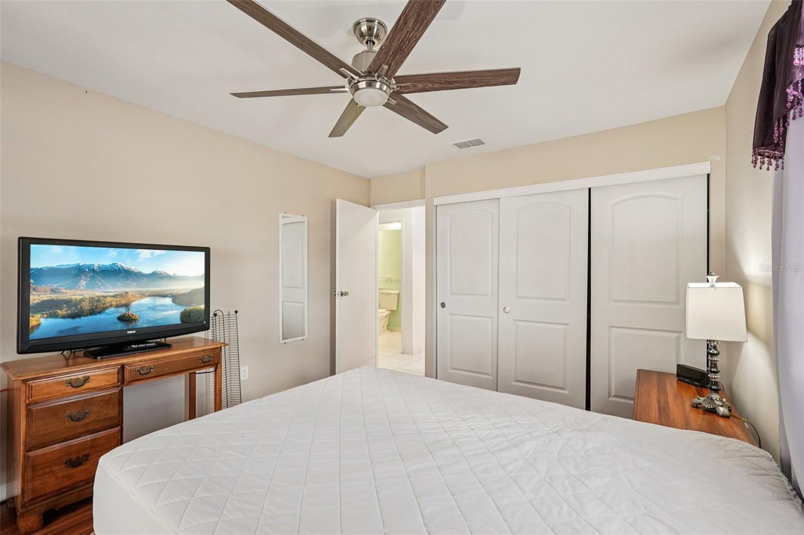 402 DORCHESTER PL #40