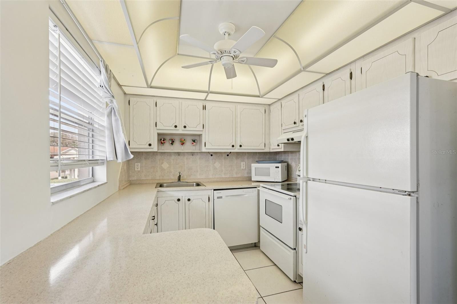 402 DORCHESTER PL #40