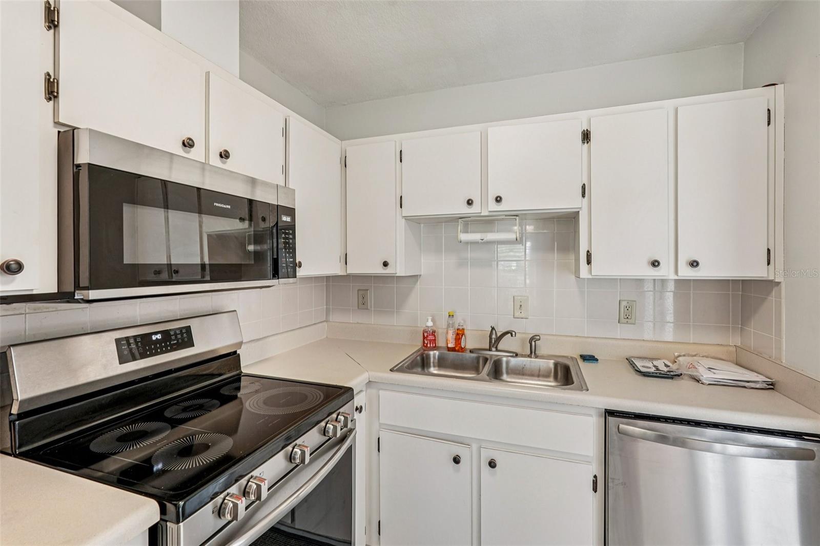 1307 NEW BEDFORD DR #3C