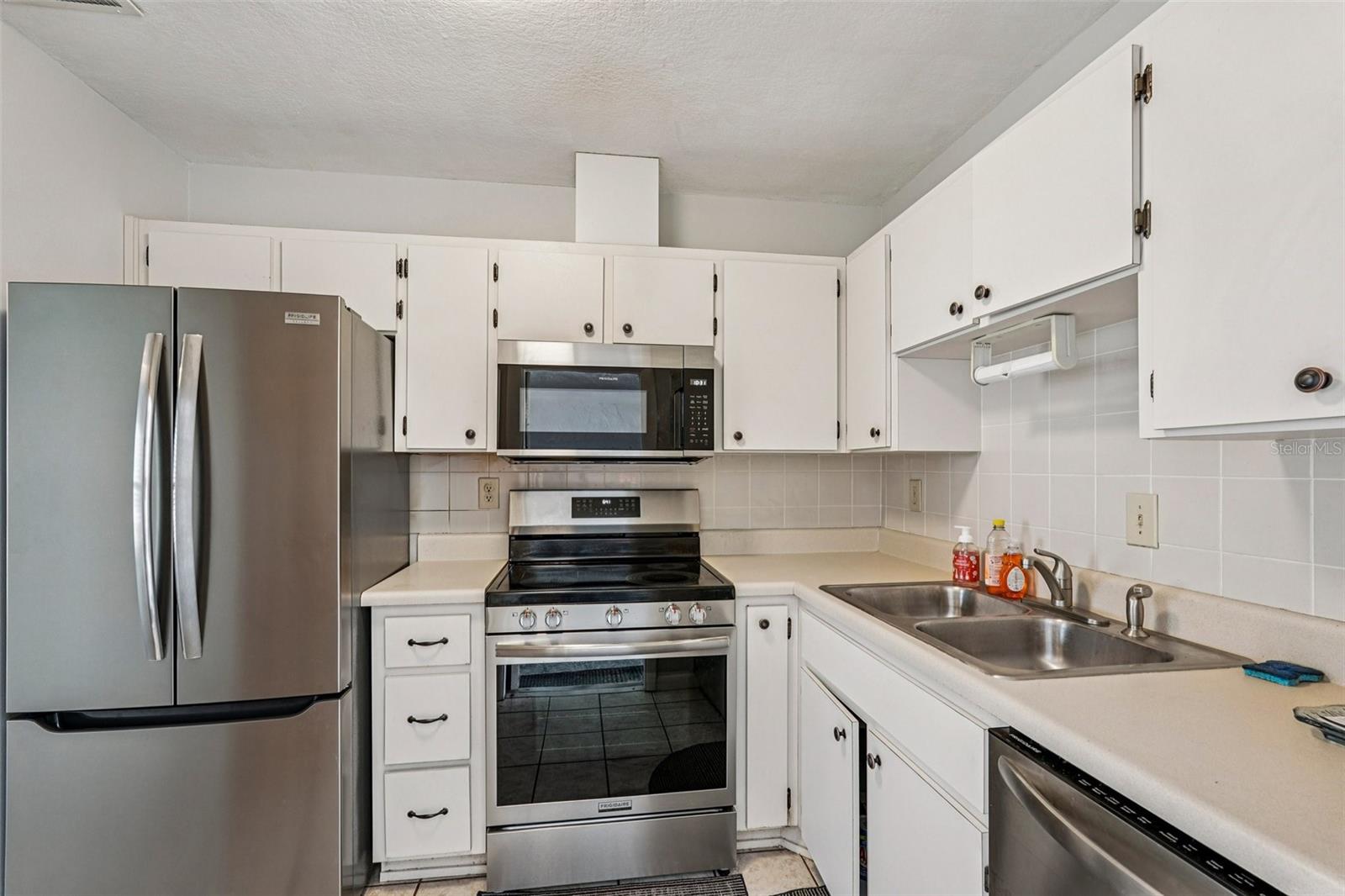 1307 NEW BEDFORD DR #3C