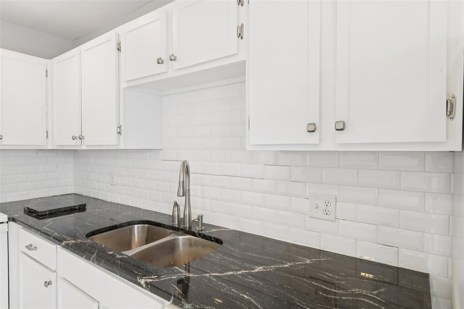 2064 SUNSET POINT RD #71