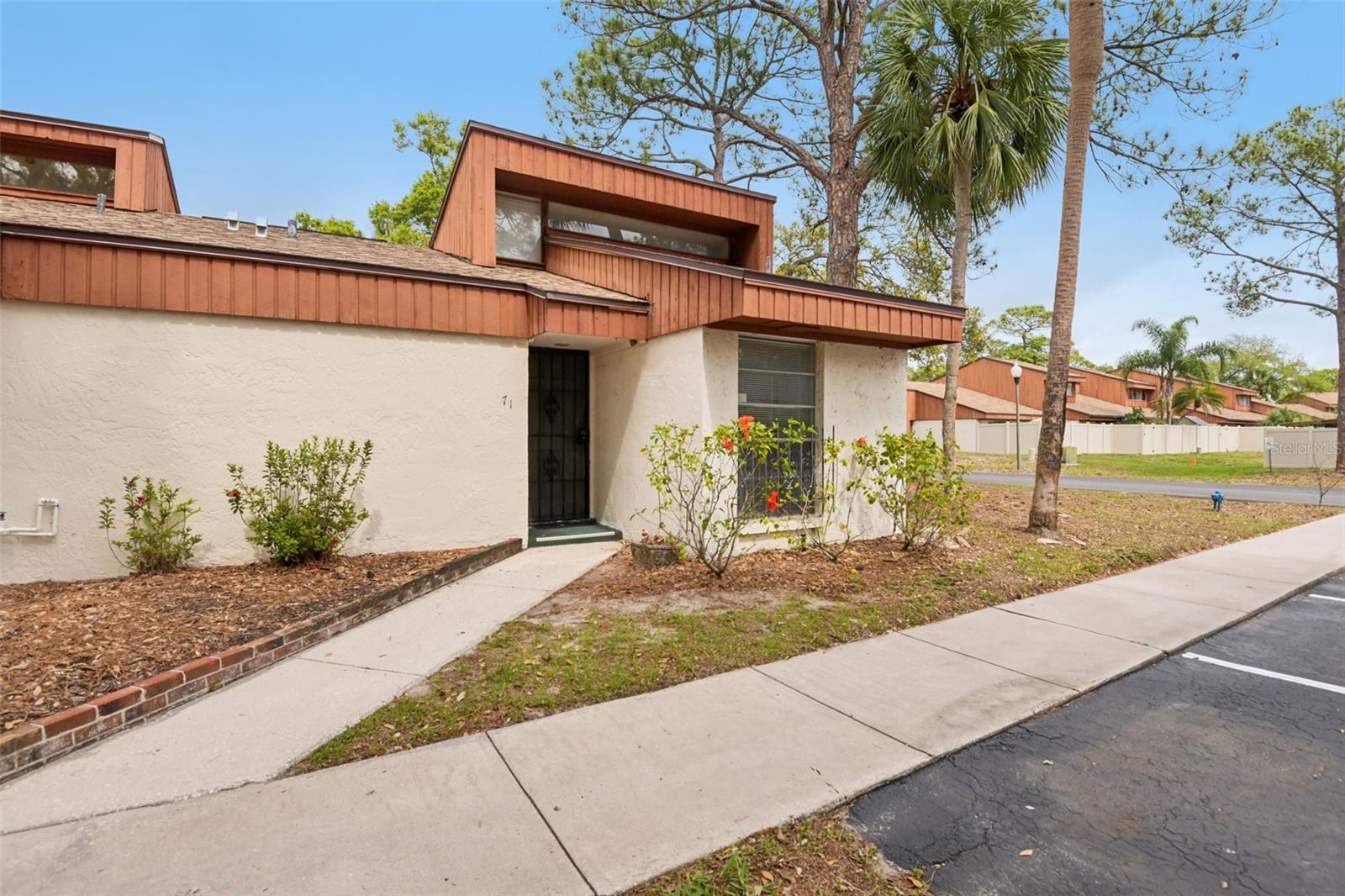 2064 SUNSET POINT RD #71