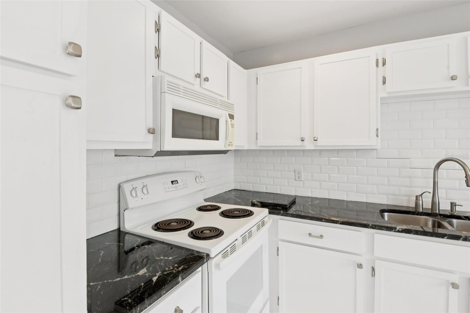 2064 SUNSET POINT RD #71