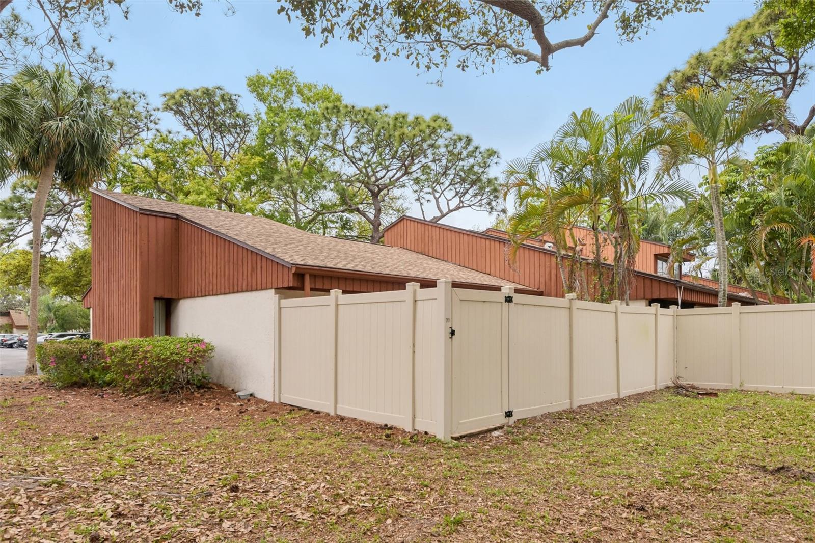 2064 SUNSET POINT RD #71