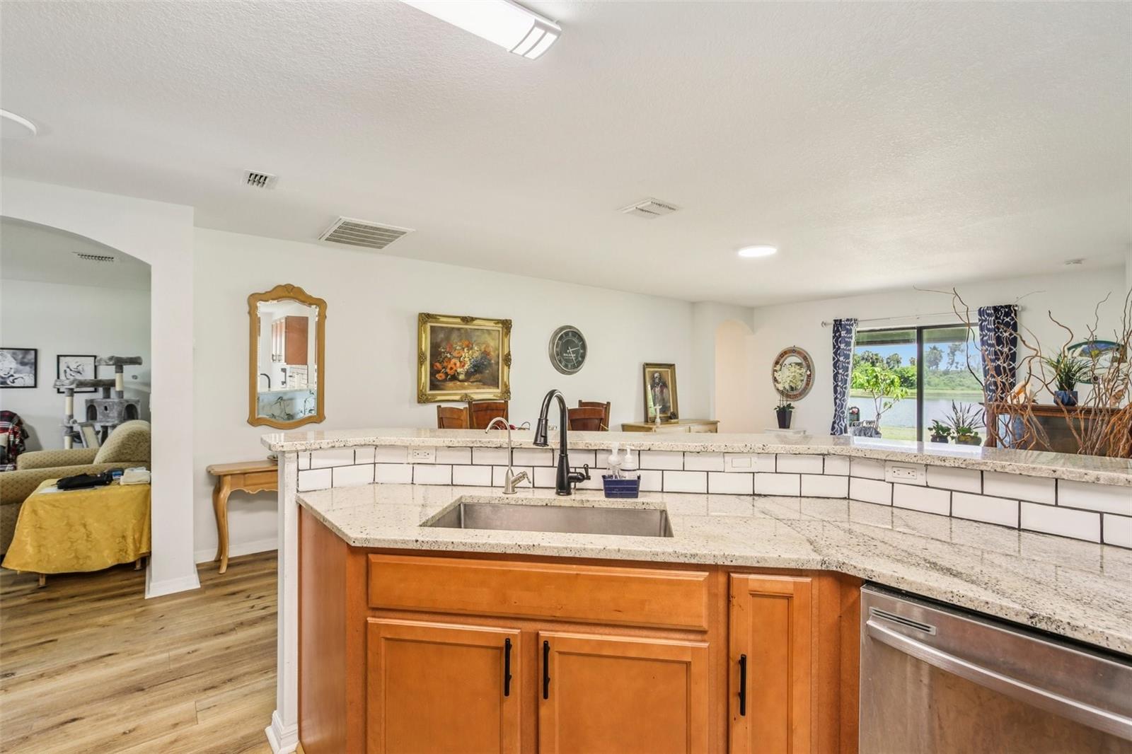 636 CHATHAM WALK DR