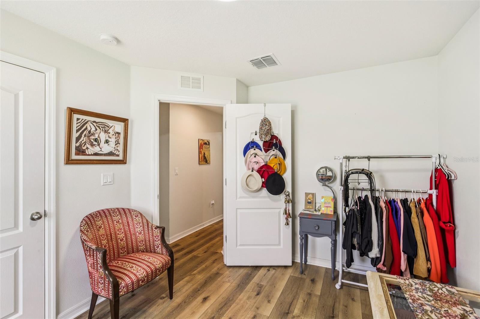 636 CHATHAM WALK DR