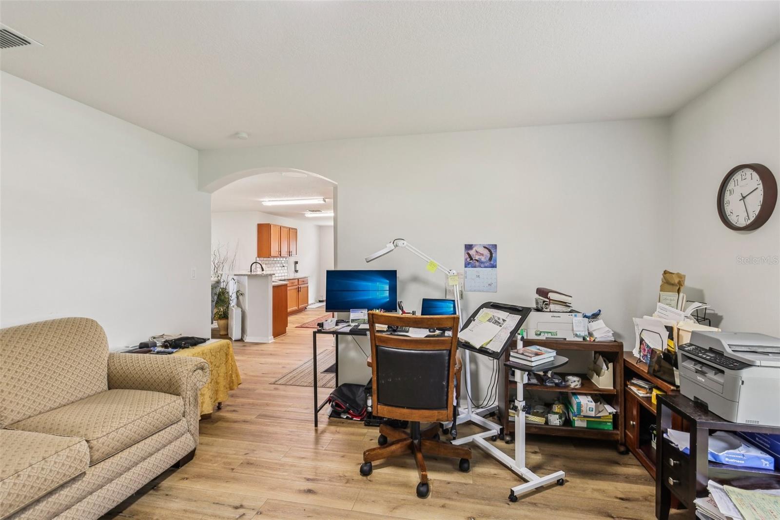 636 CHATHAM WALK DR
