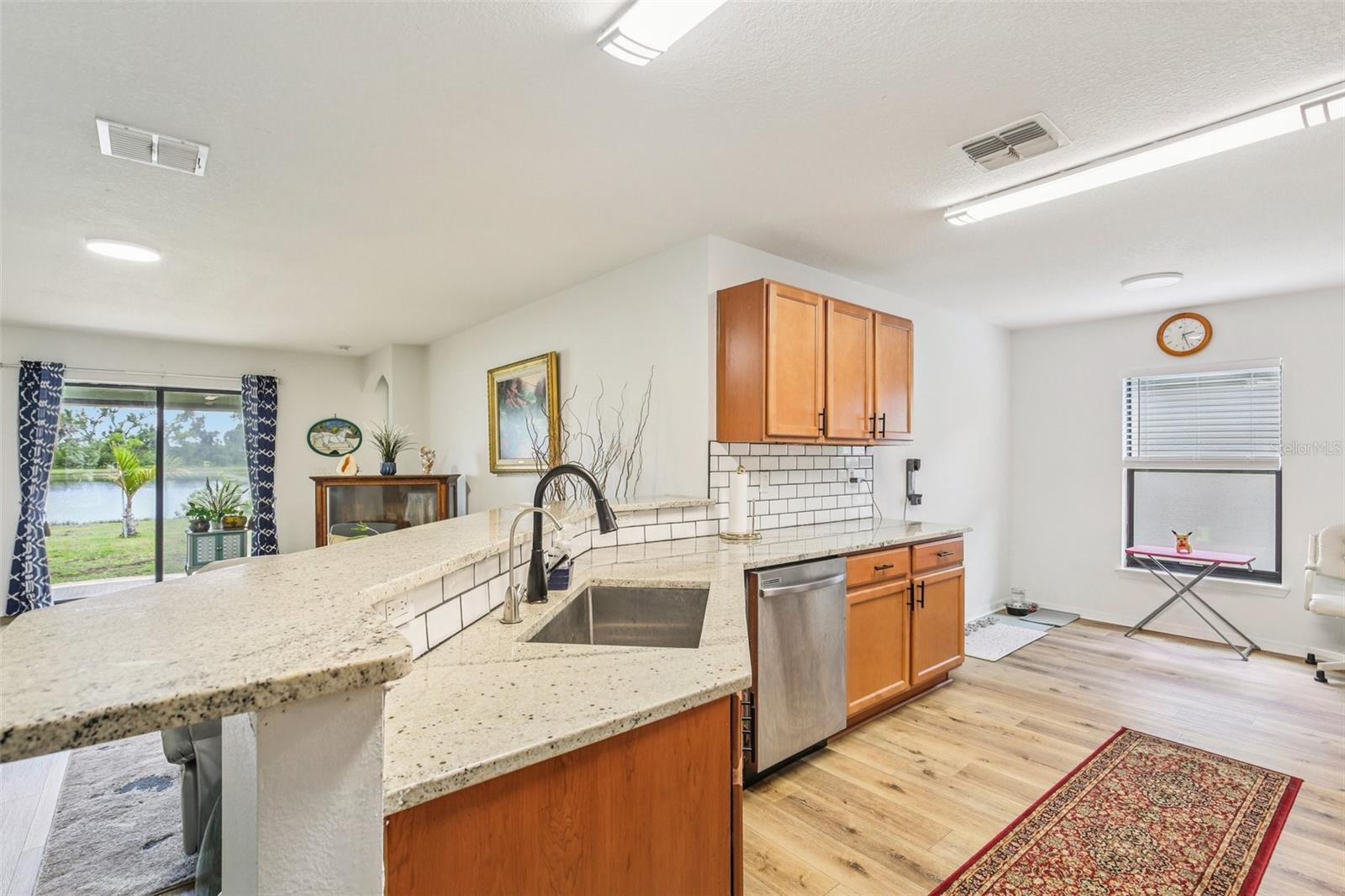 636 CHATHAM WALK DR