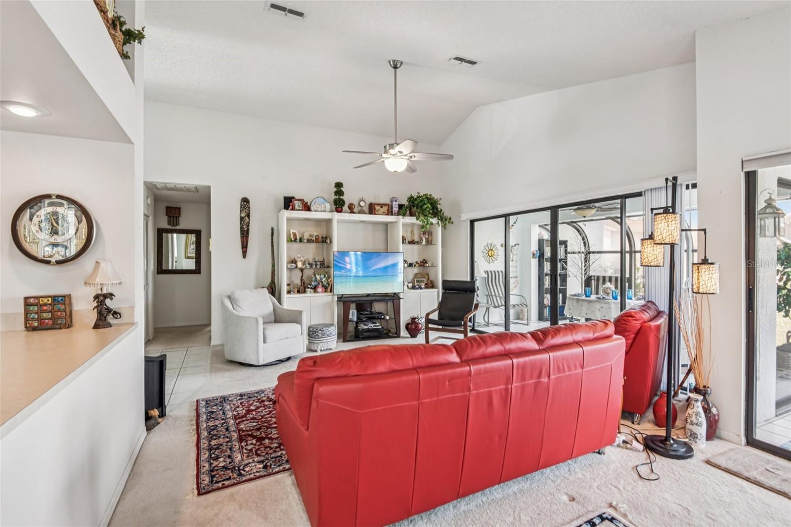 214 LINGER LN