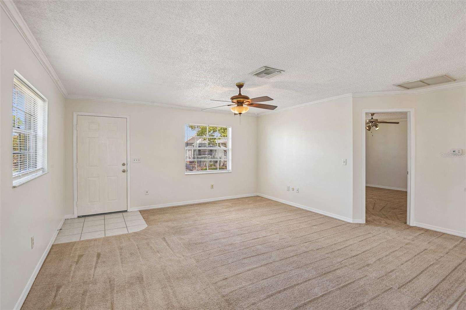 6704 HICKORYWOOD LN