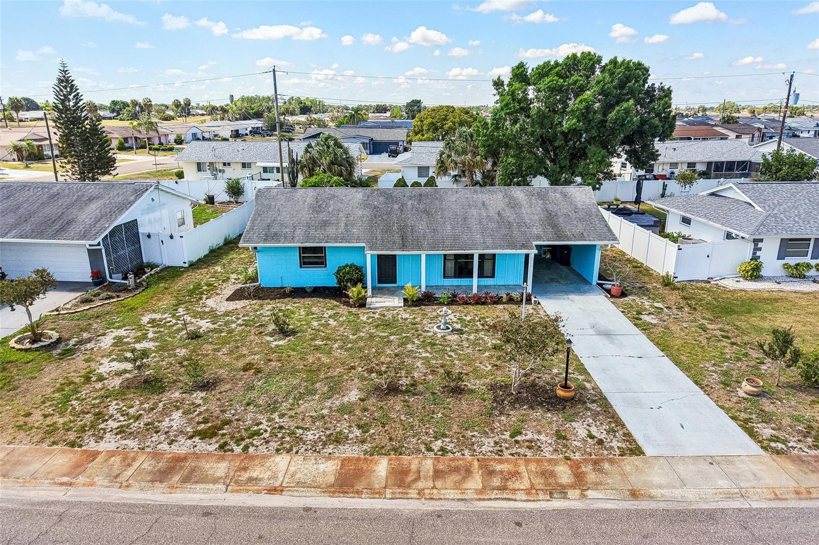 704 OJAI AVE