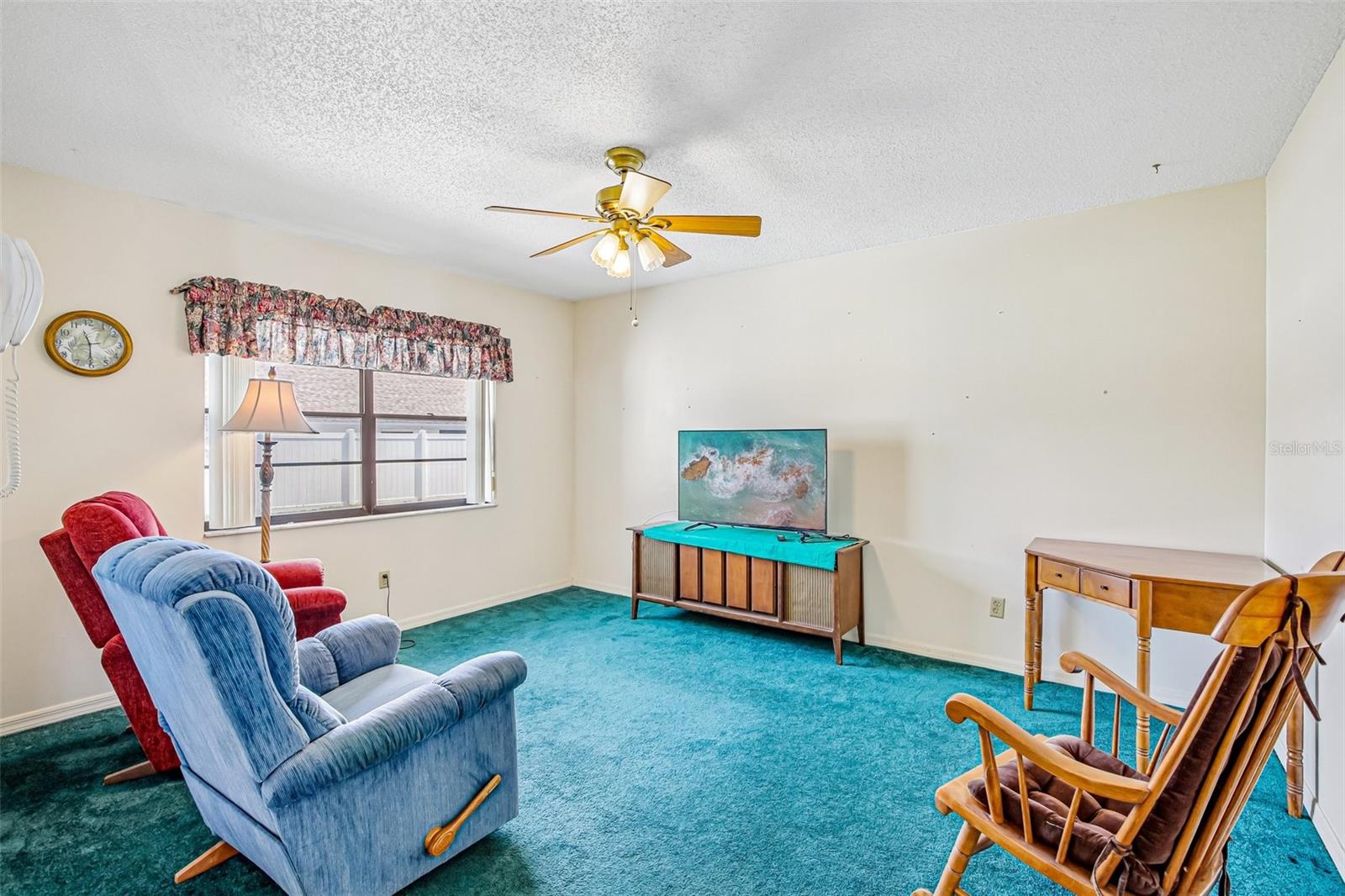 647 FORT DUQUESNA DR