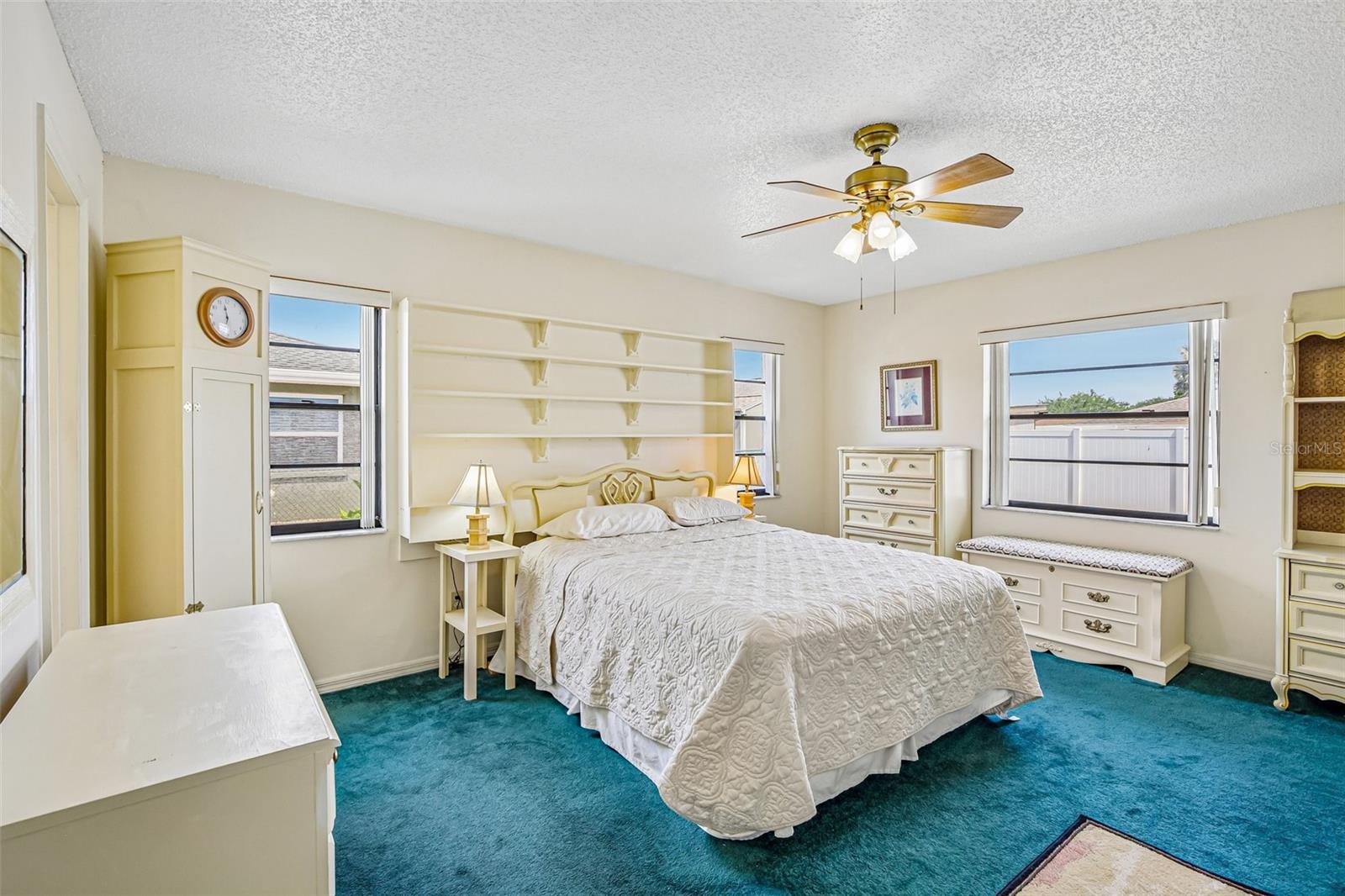 647 FORT DUQUESNA DR