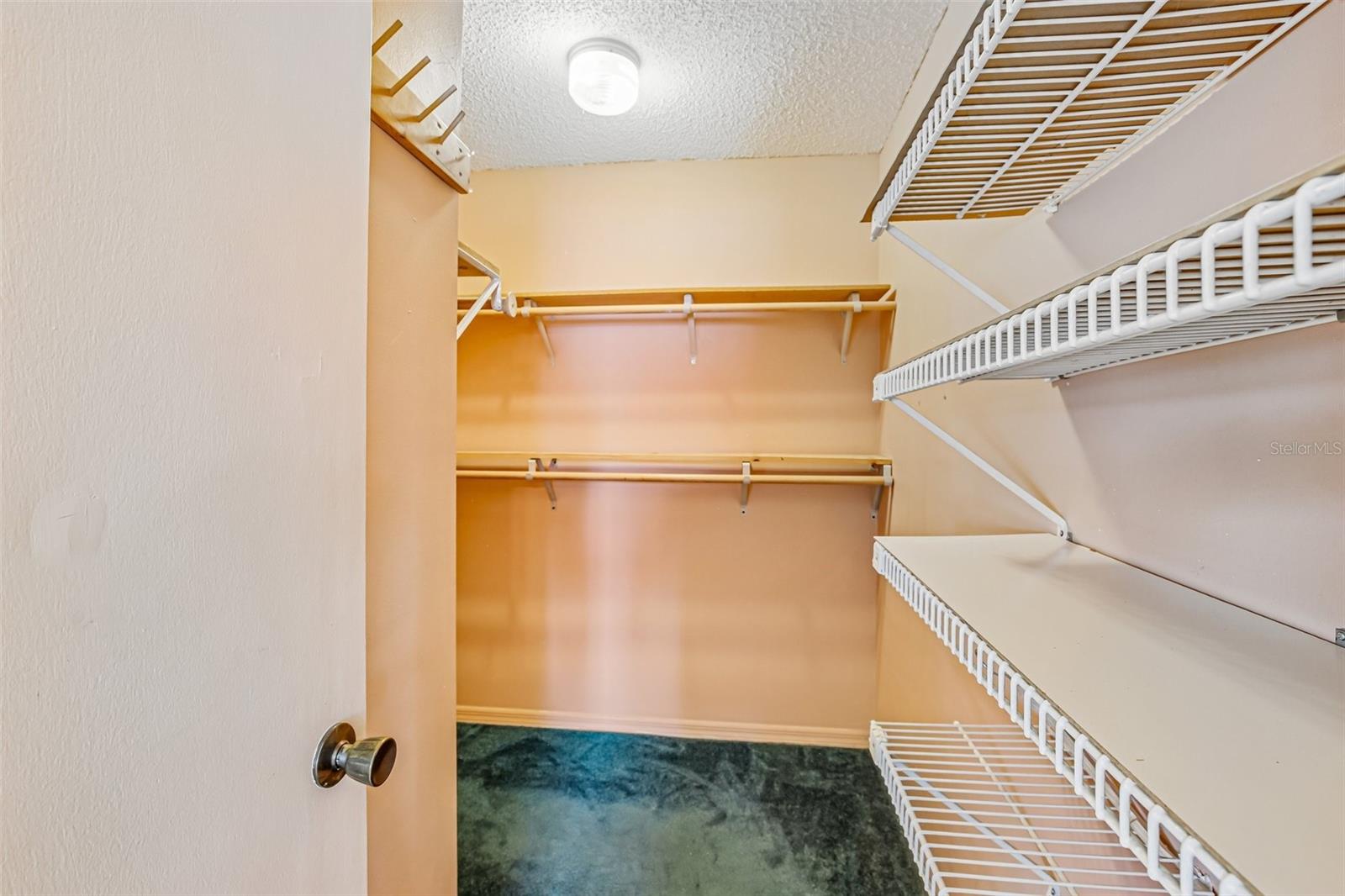 647 FORT DUQUESNA DR
