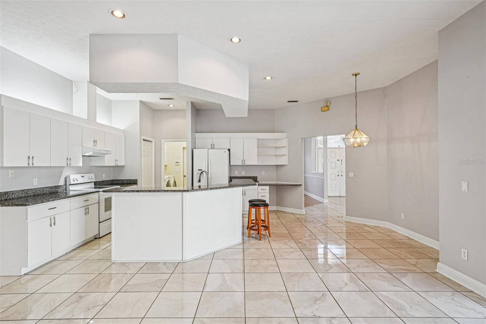 918 ACADEMY DR