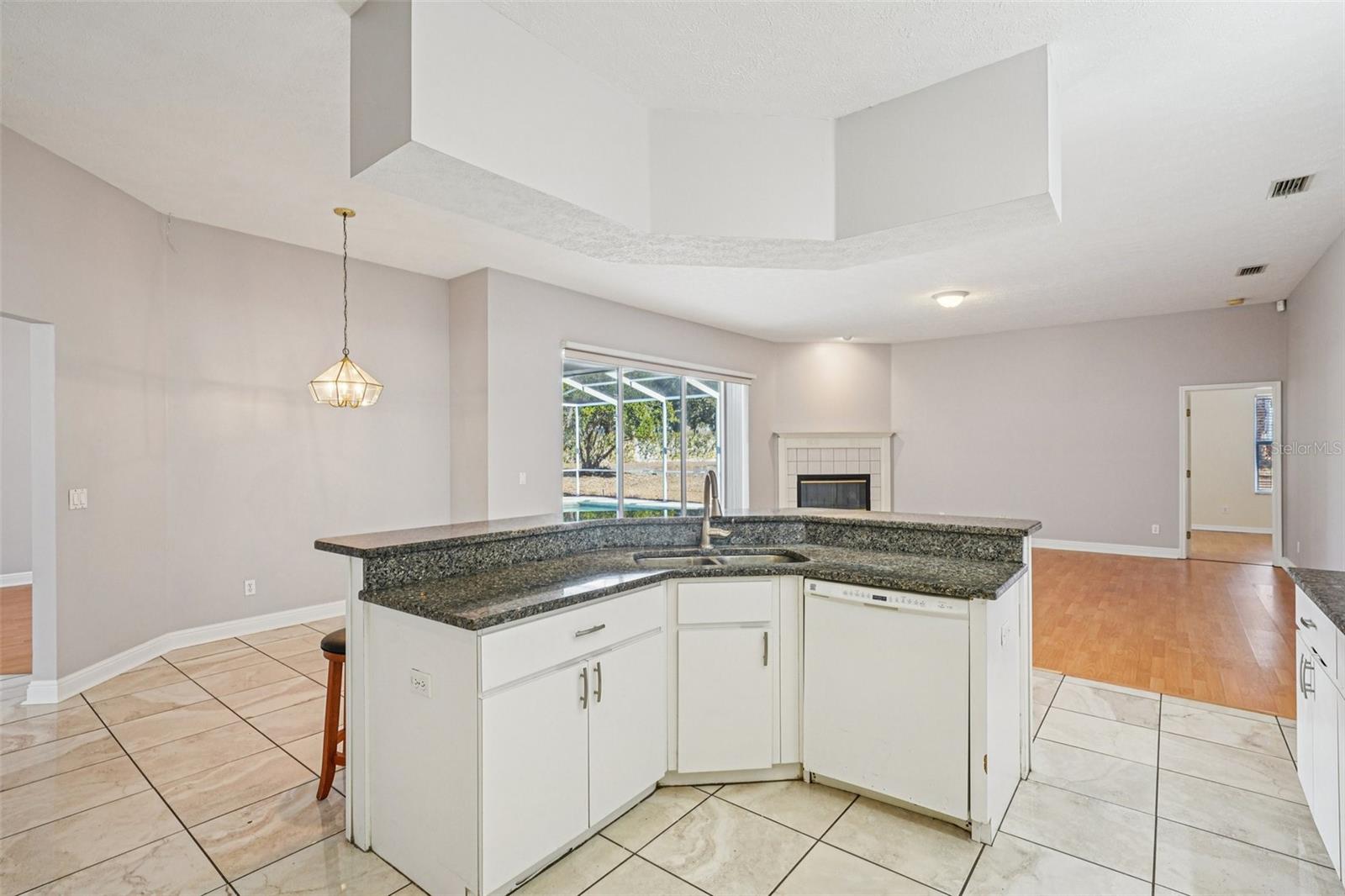 918 ACADEMY DR