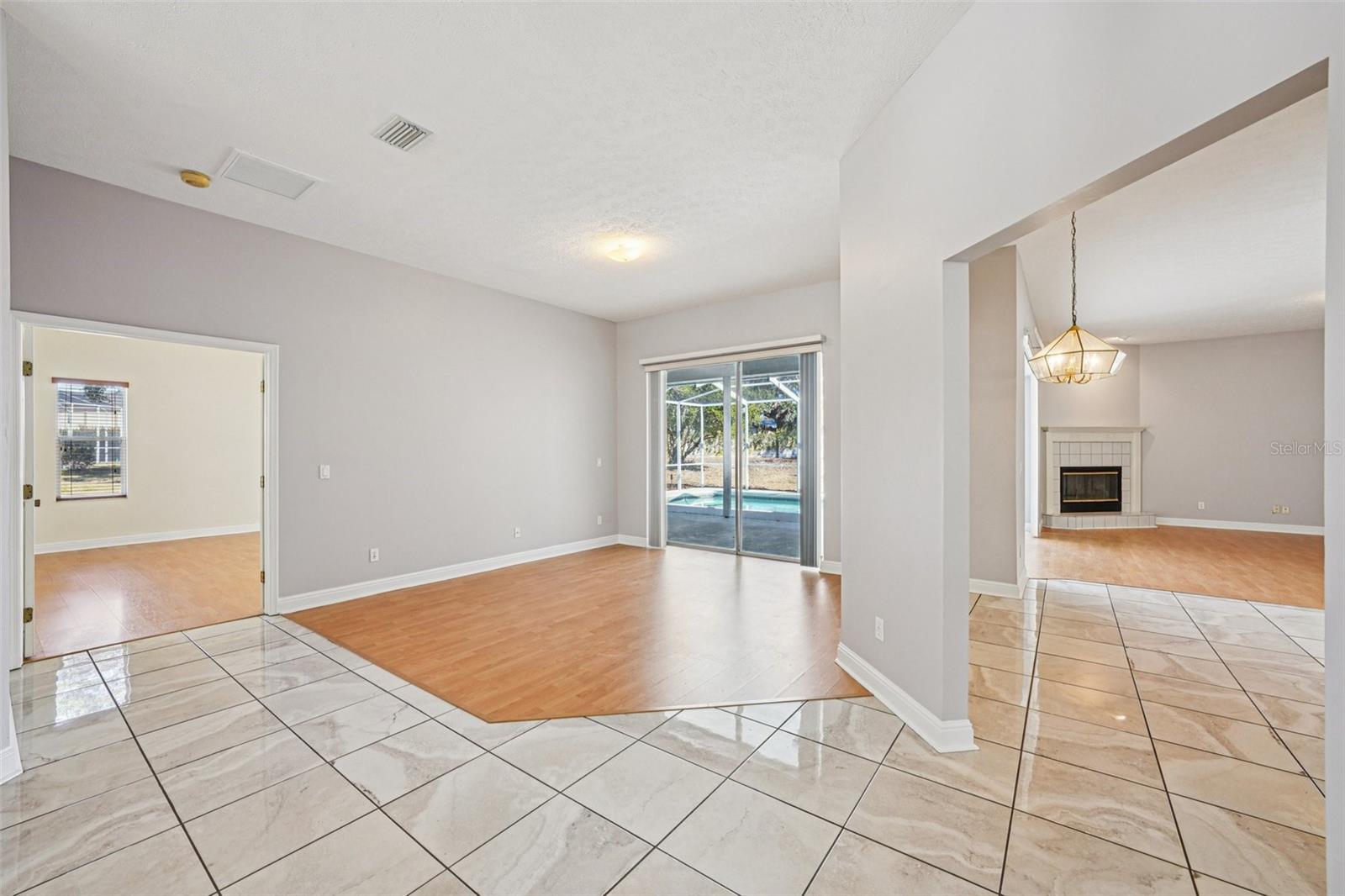 918 ACADEMY DR