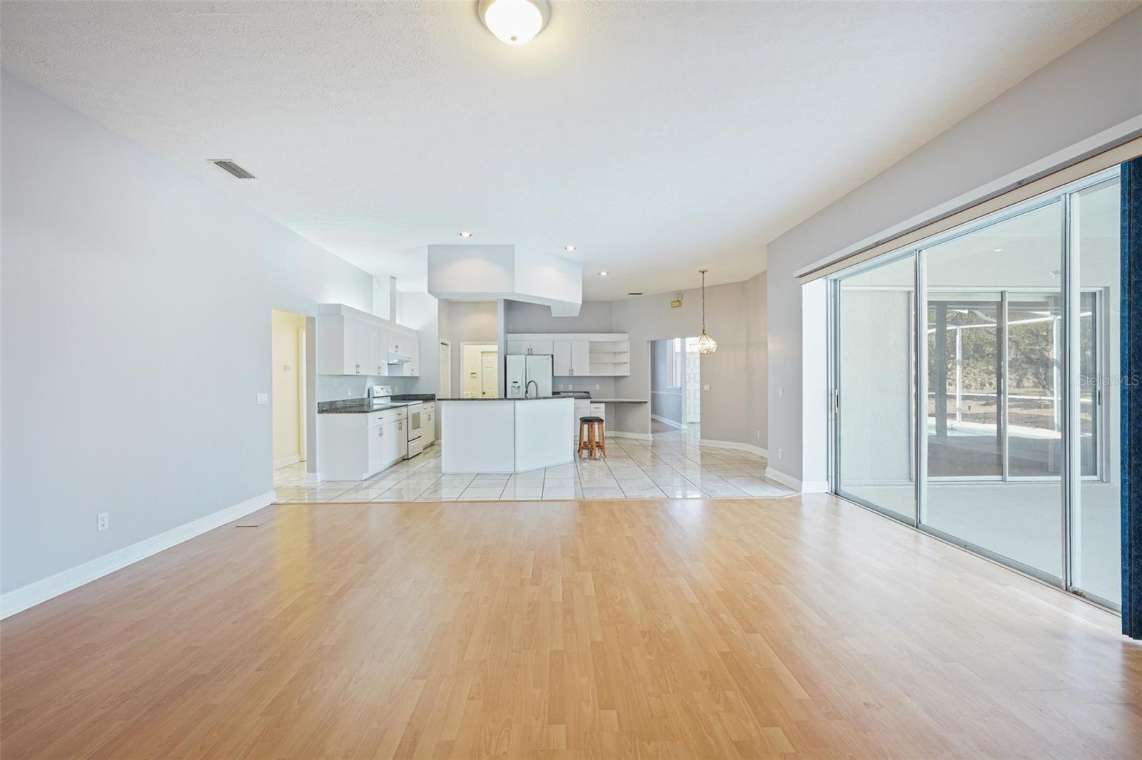 918 ACADEMY DR