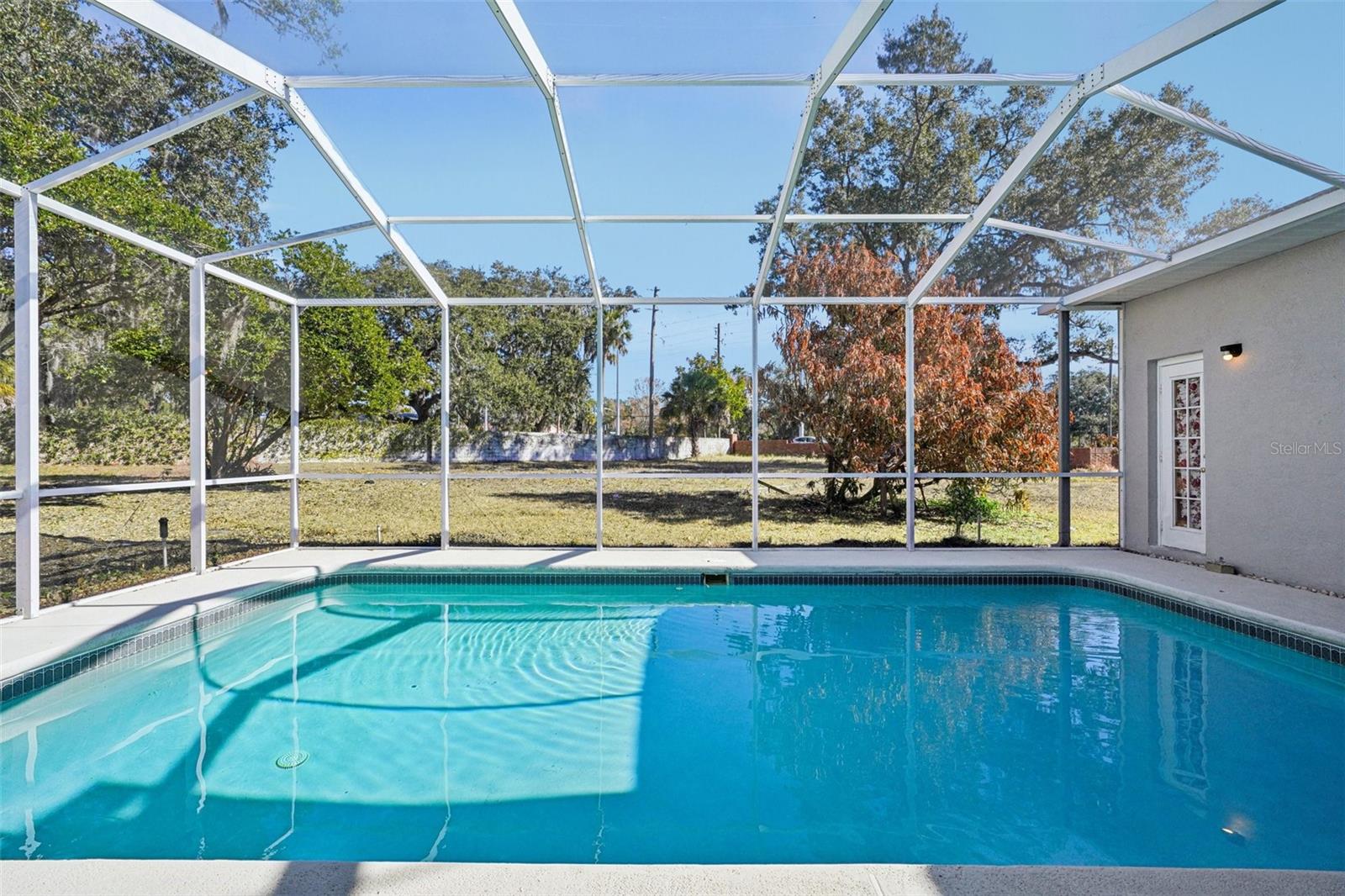 918 ACADEMY DR