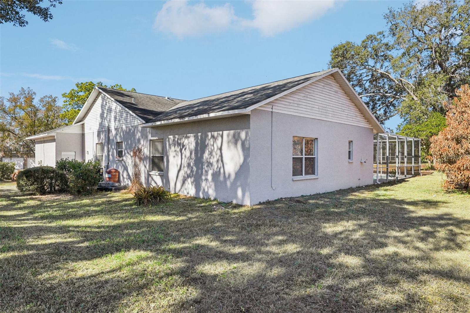 918 ACADEMY DR