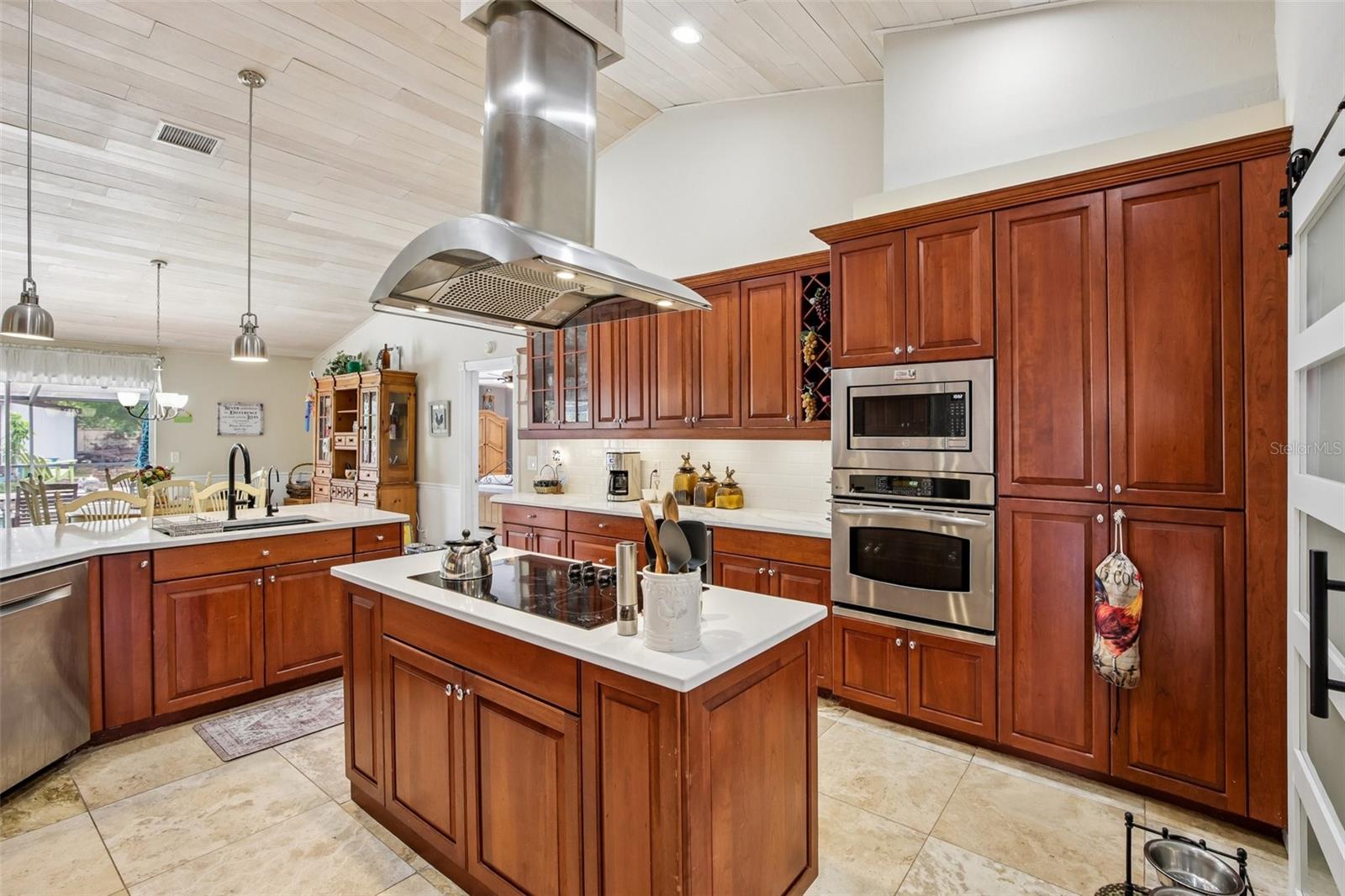 213 N BROCKFIELD DR