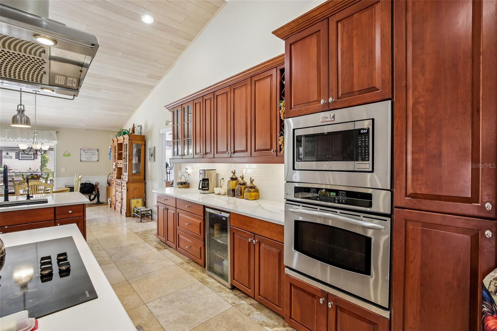 213 N BROCKFIELD DR