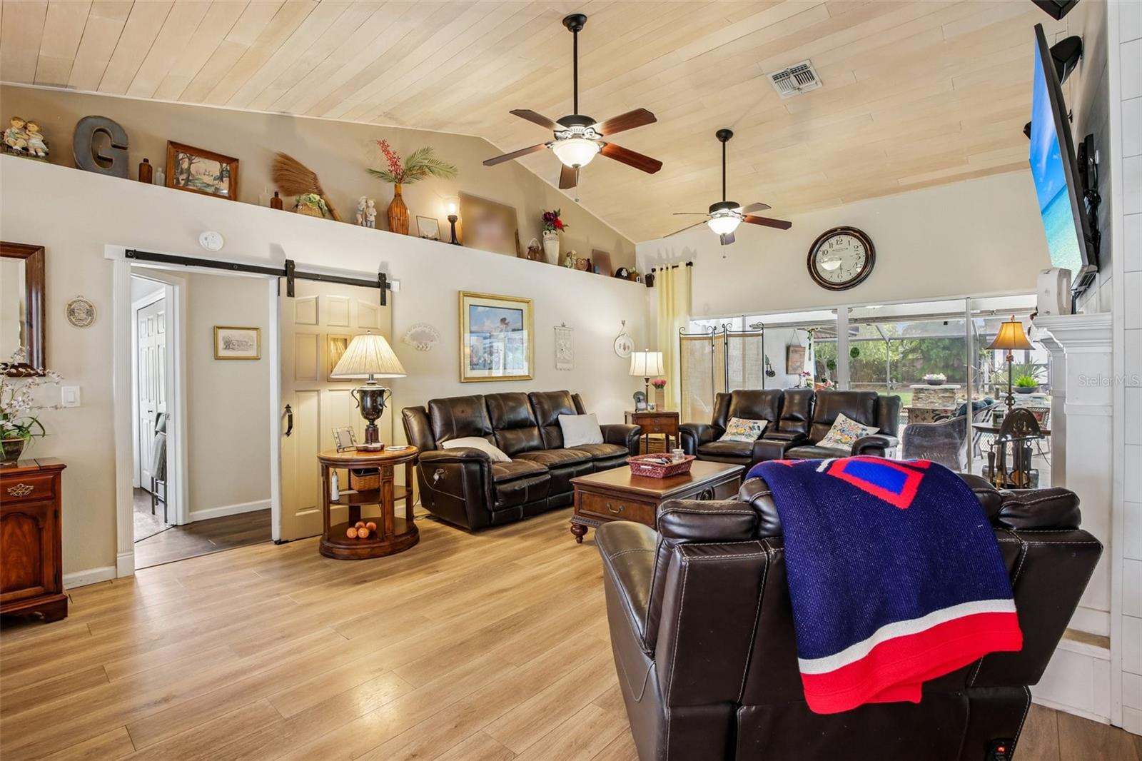 213 N BROCKFIELD DR