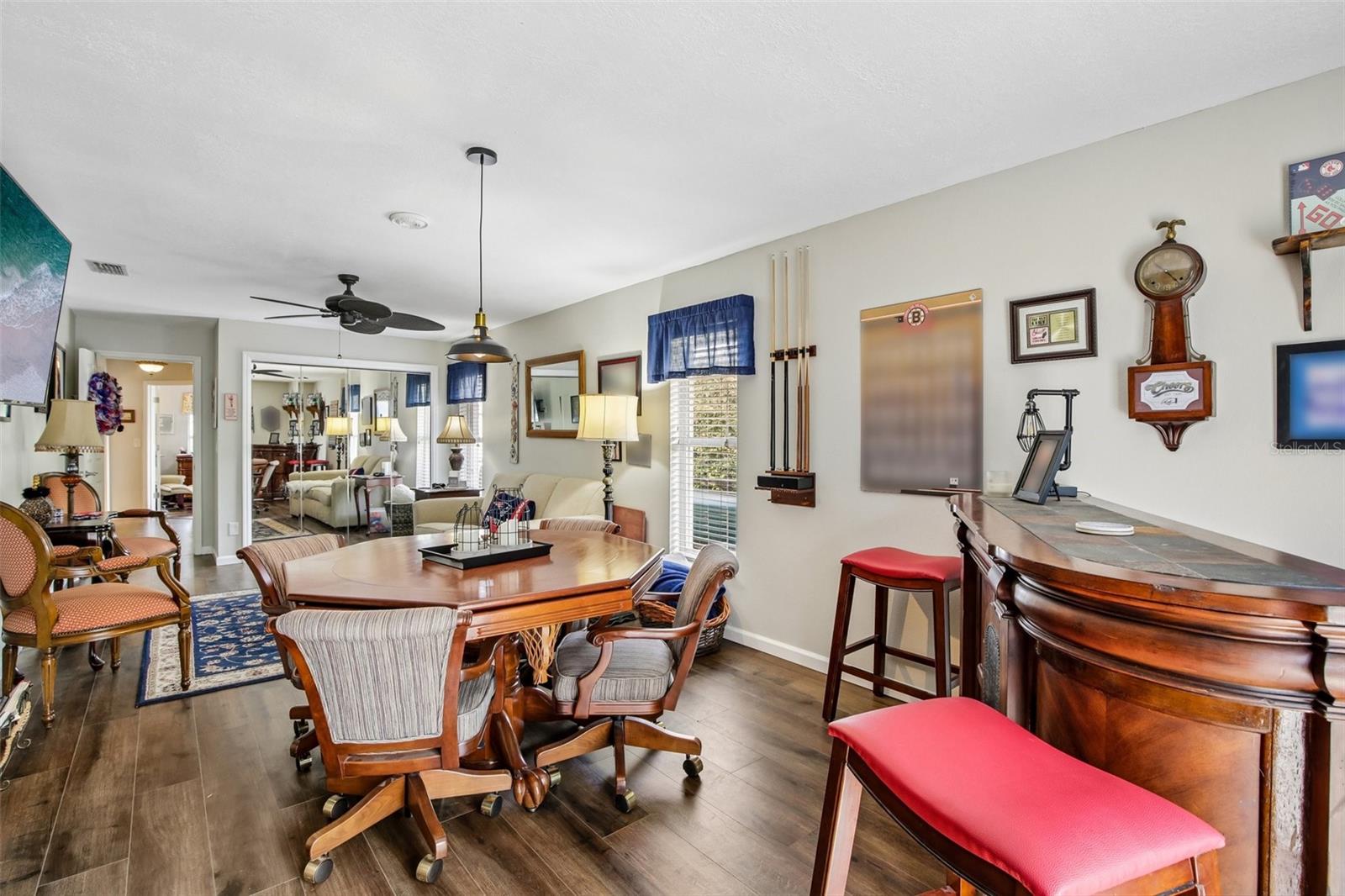 213 N BROCKFIELD DR