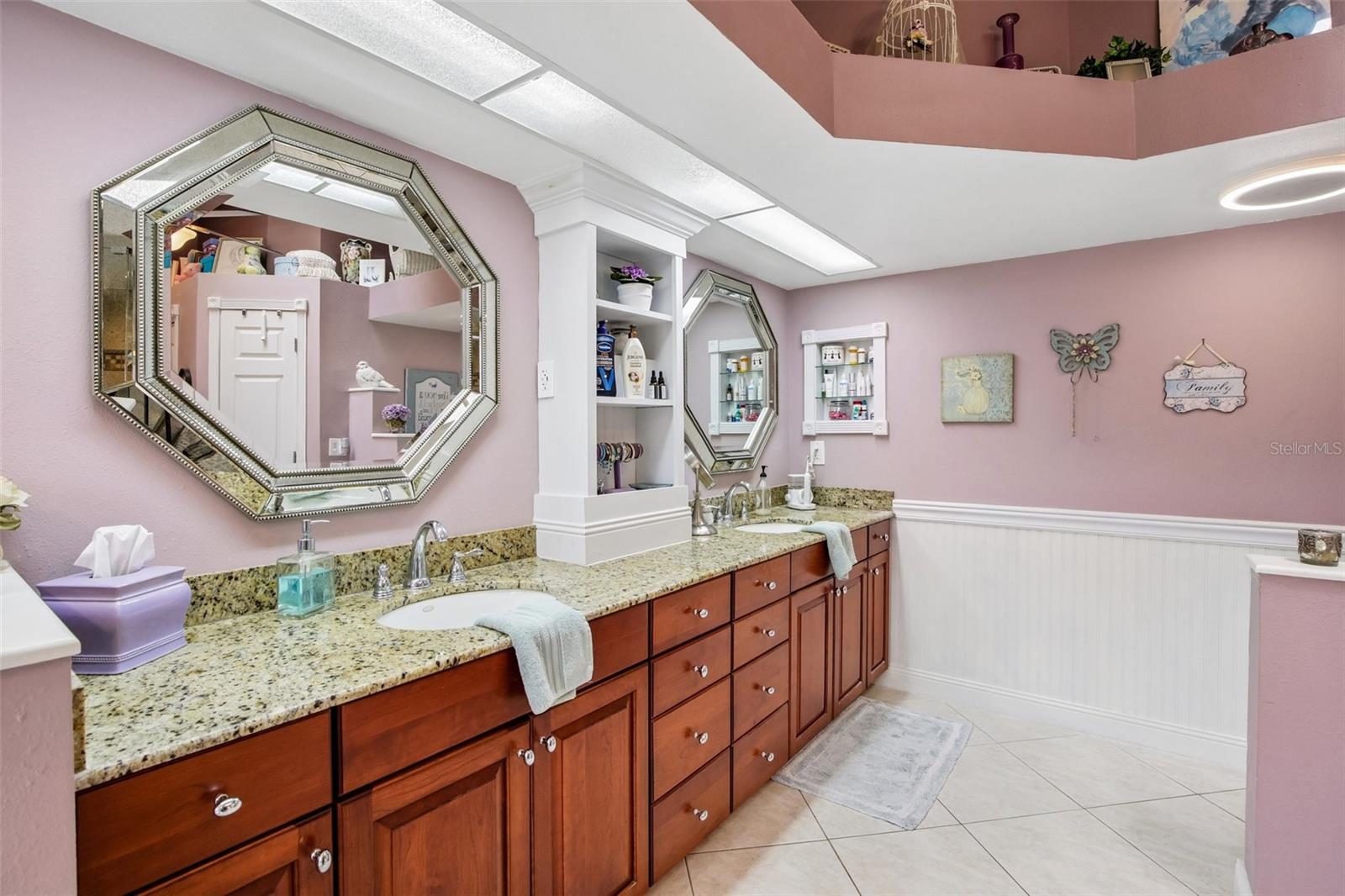 213 N BROCKFIELD DR