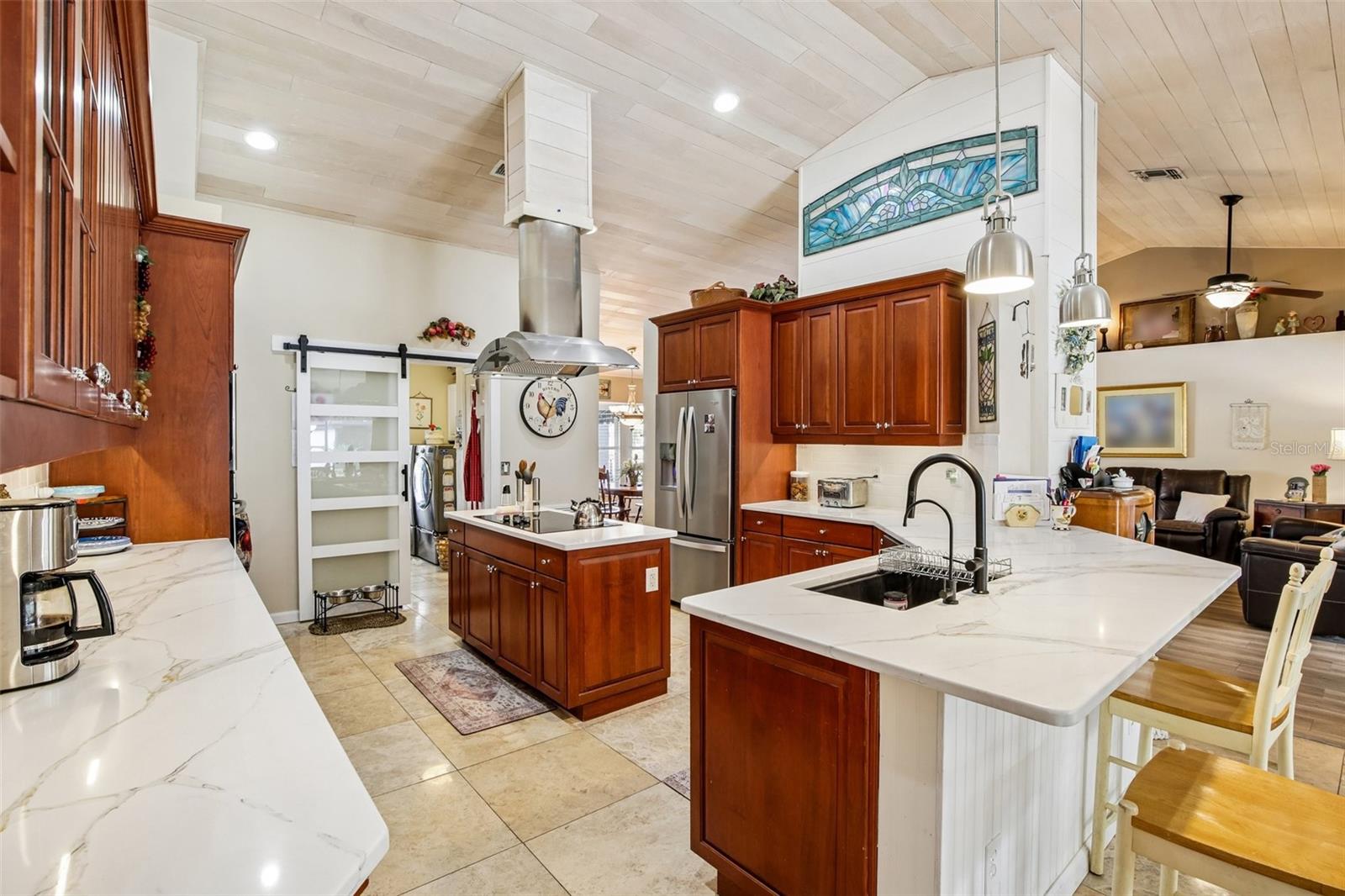 213 N BROCKFIELD DR