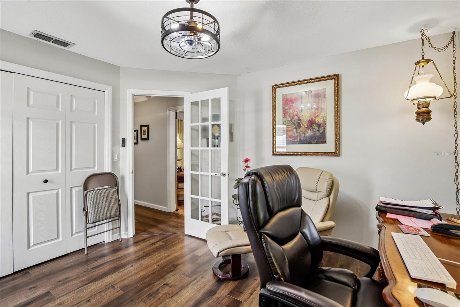 213 N BROCKFIELD DR