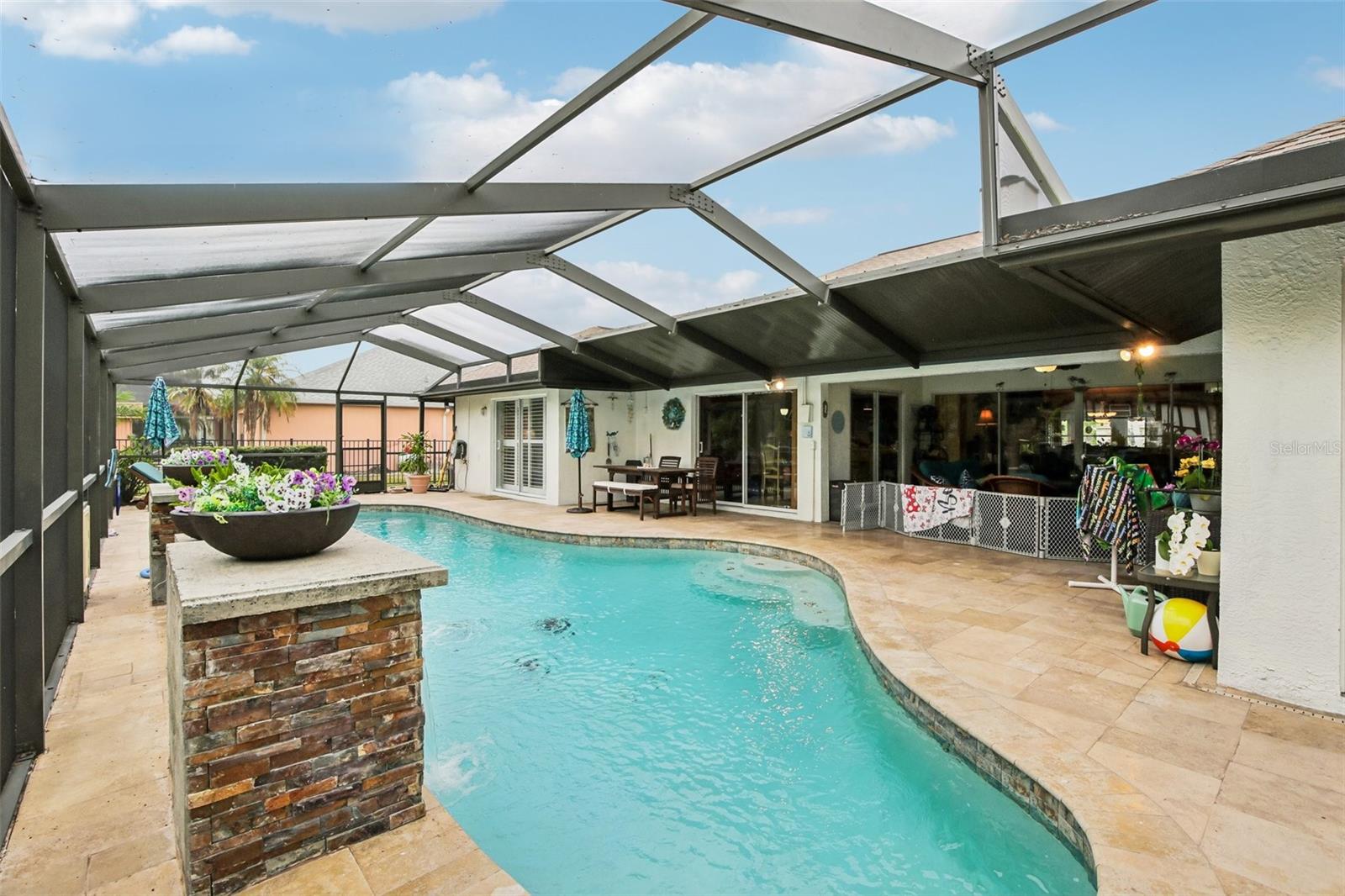 213 N BROCKFIELD DR