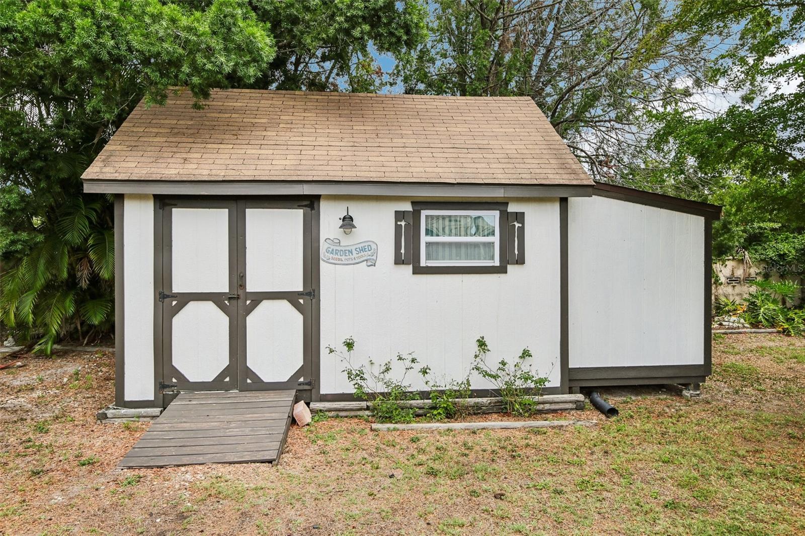 213 N BROCKFIELD DR